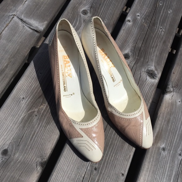 Vintage BALLY Leather Pumps - Picture 4 of 10